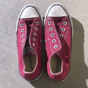 Burgundy red Converse